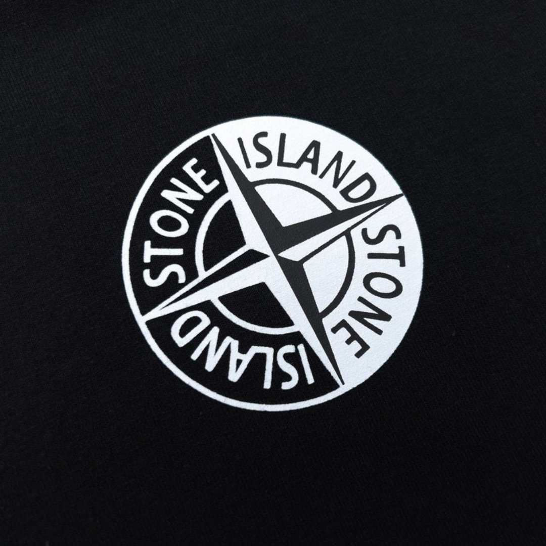 Monochromatic T-shirt