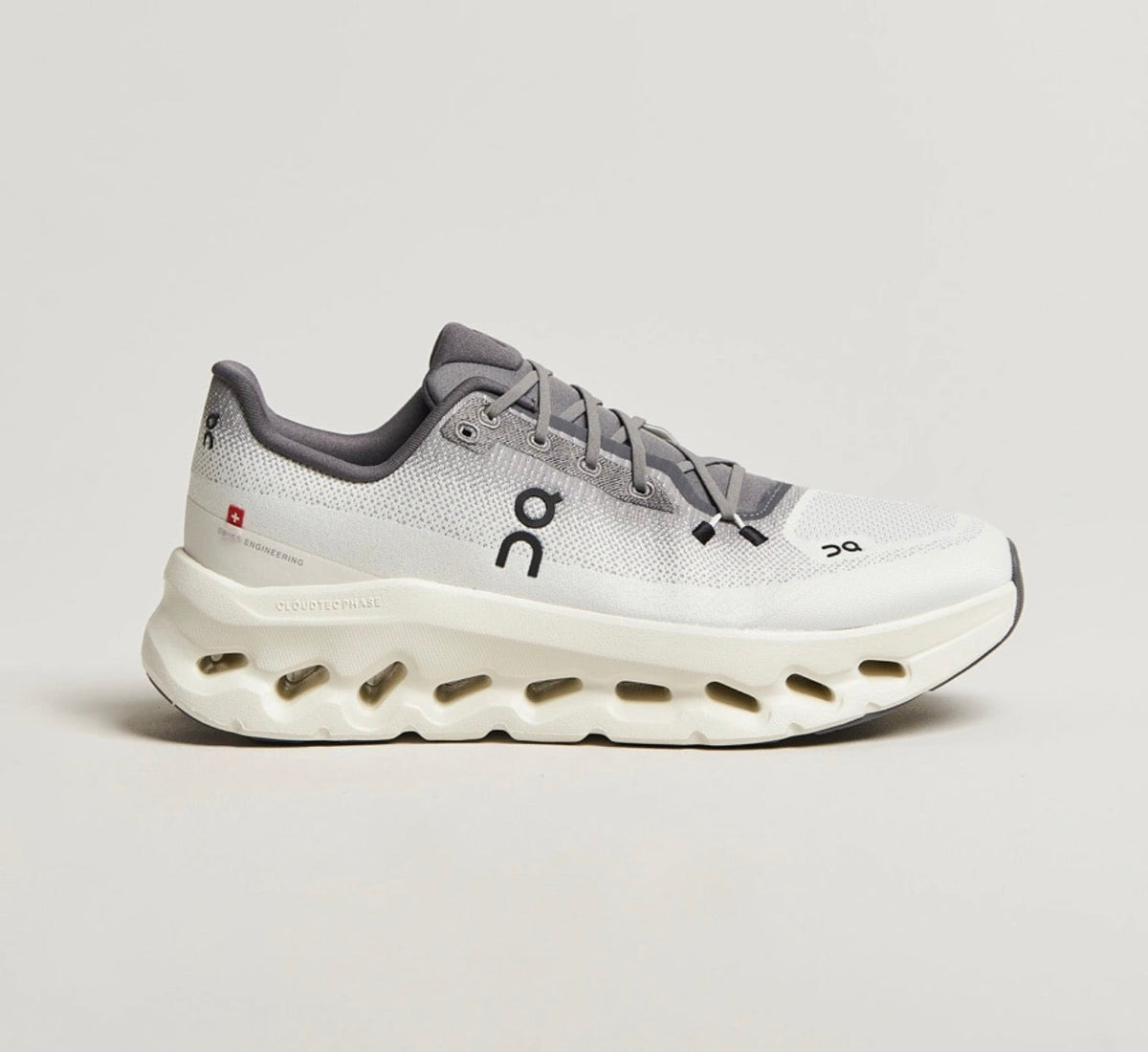 ON ROCK IVORY SNEAKERS