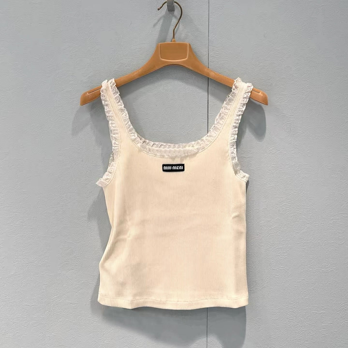 "MIU" TOP