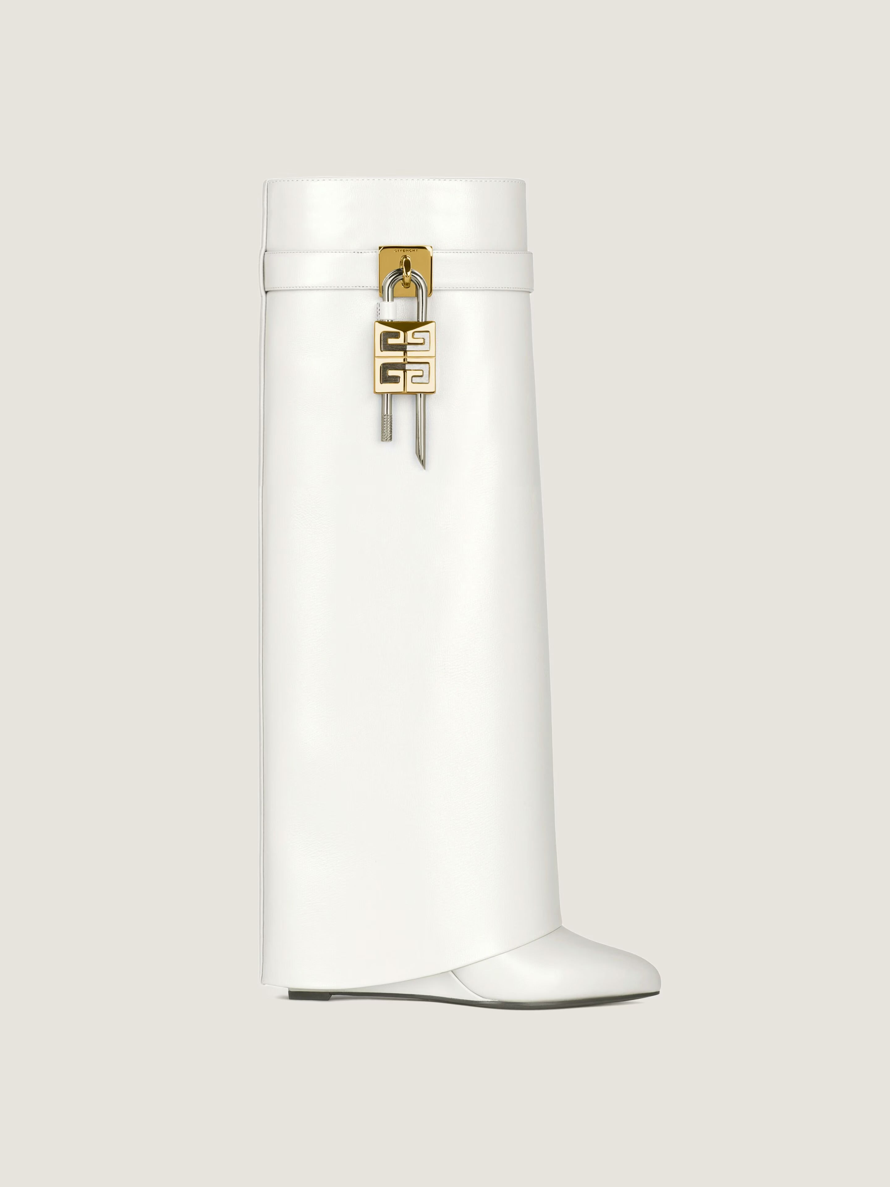 WHITE BOOTS