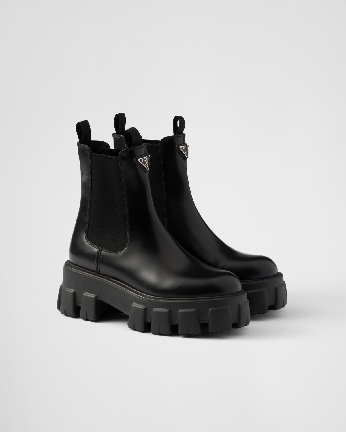 TRIANGLE CHELSEA BOOTS